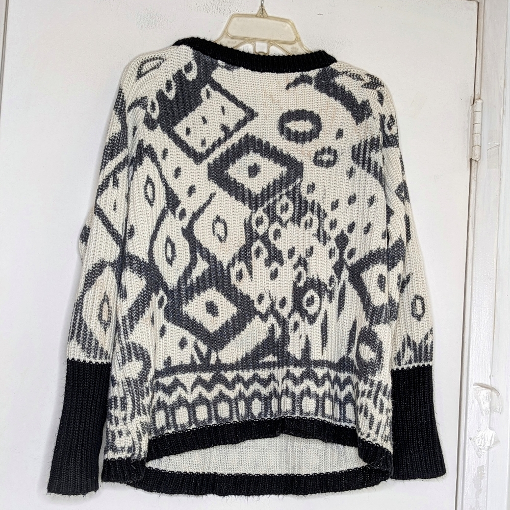 FARM Rio • Pullover Sweater - Picture 2 of 3